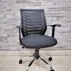 Кресло Barneo K-138 для персонала (черная ткань черная сетка) в Лабытнанги - labytnangi.mebel24.online | фото