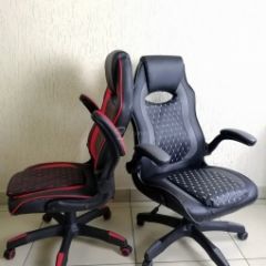 Кресло геймерское Barneo K-37 (черная экокожа красные вставки) в Лабытнанги - labytnangi.mebel24.online | фото 2